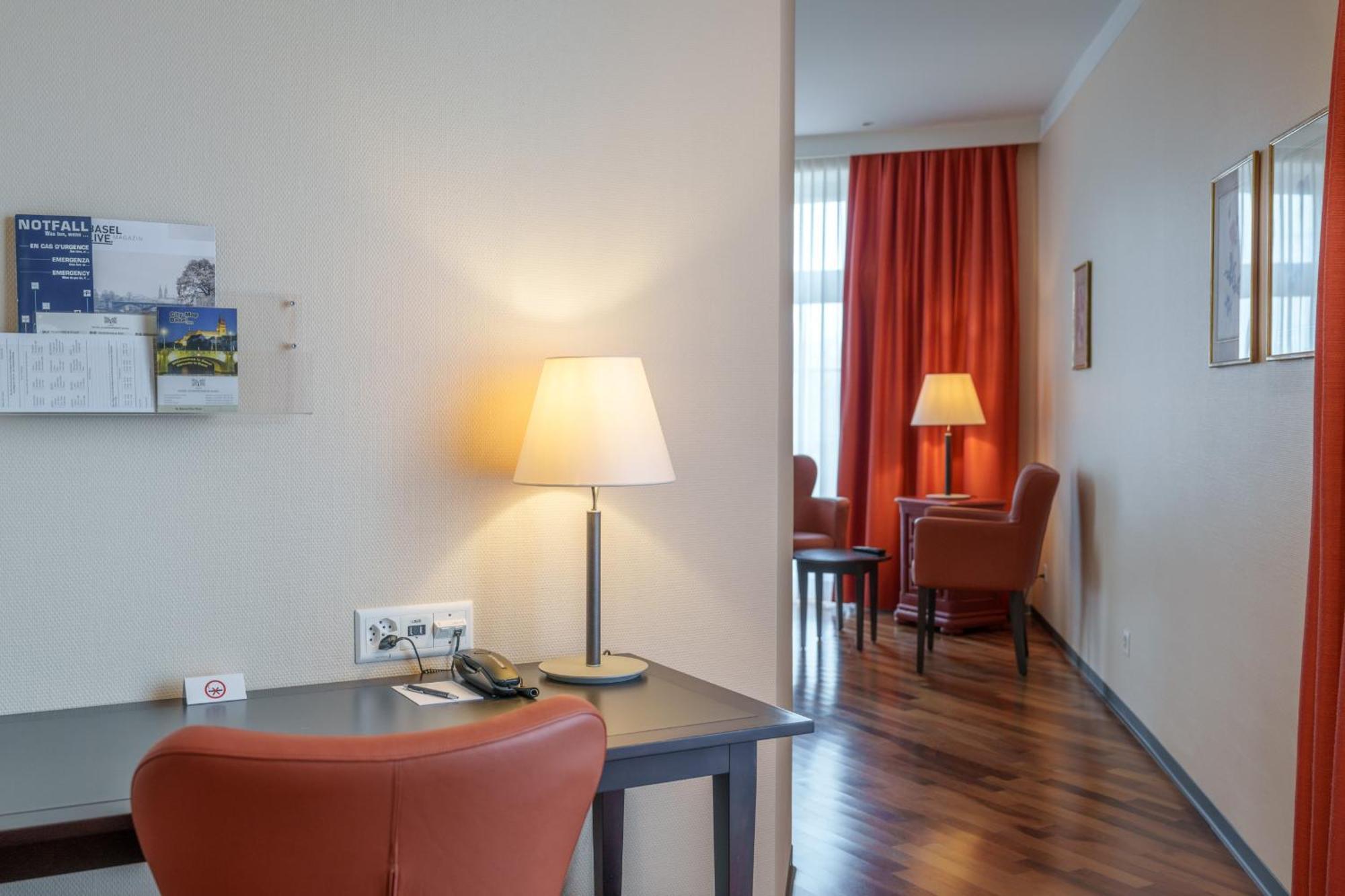 Hotel Schweizerhof Basel Exterior photo