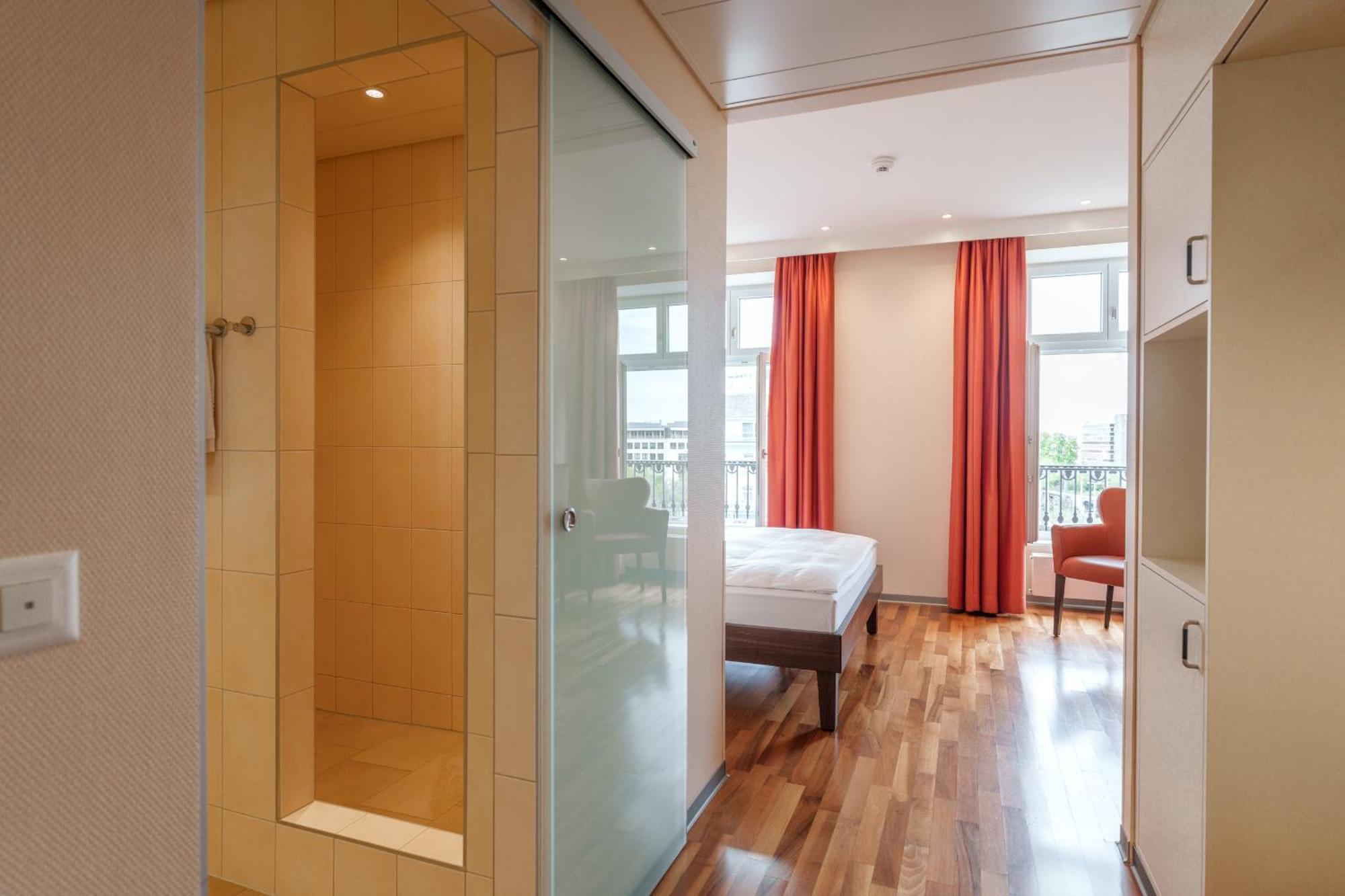 Hotel Schweizerhof Basel Room photo